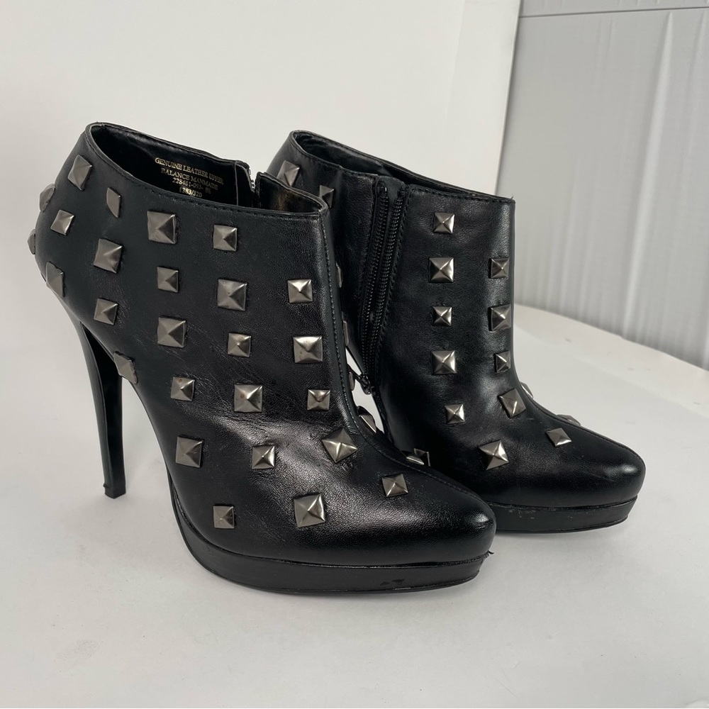 Colin Stuart studded heels size 8 1/2